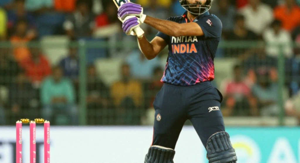 খালি লেজার: ক্রিকেট বিশ্লেষণের অদৃশ্য পাইপলাইন ও ডেটা-সততার পাঠ