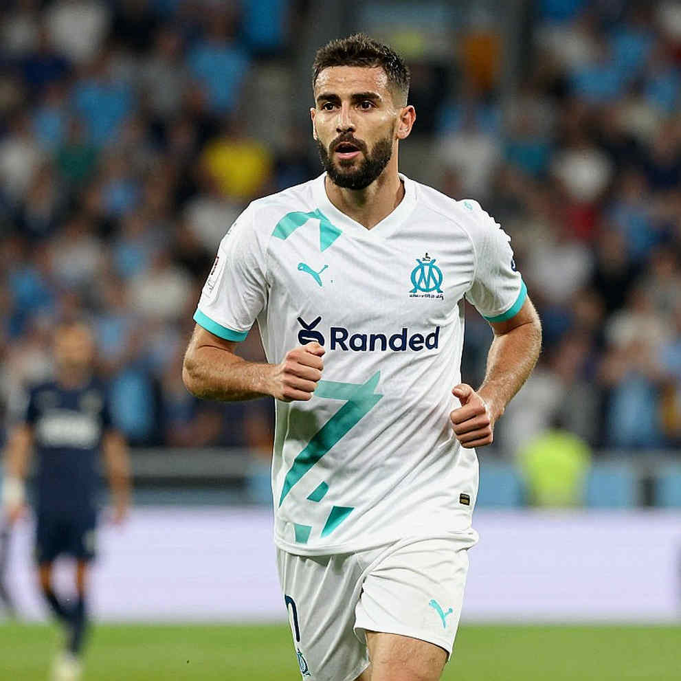 On the Field of Zero Data: When Football Sells Conclusions Without Evidence