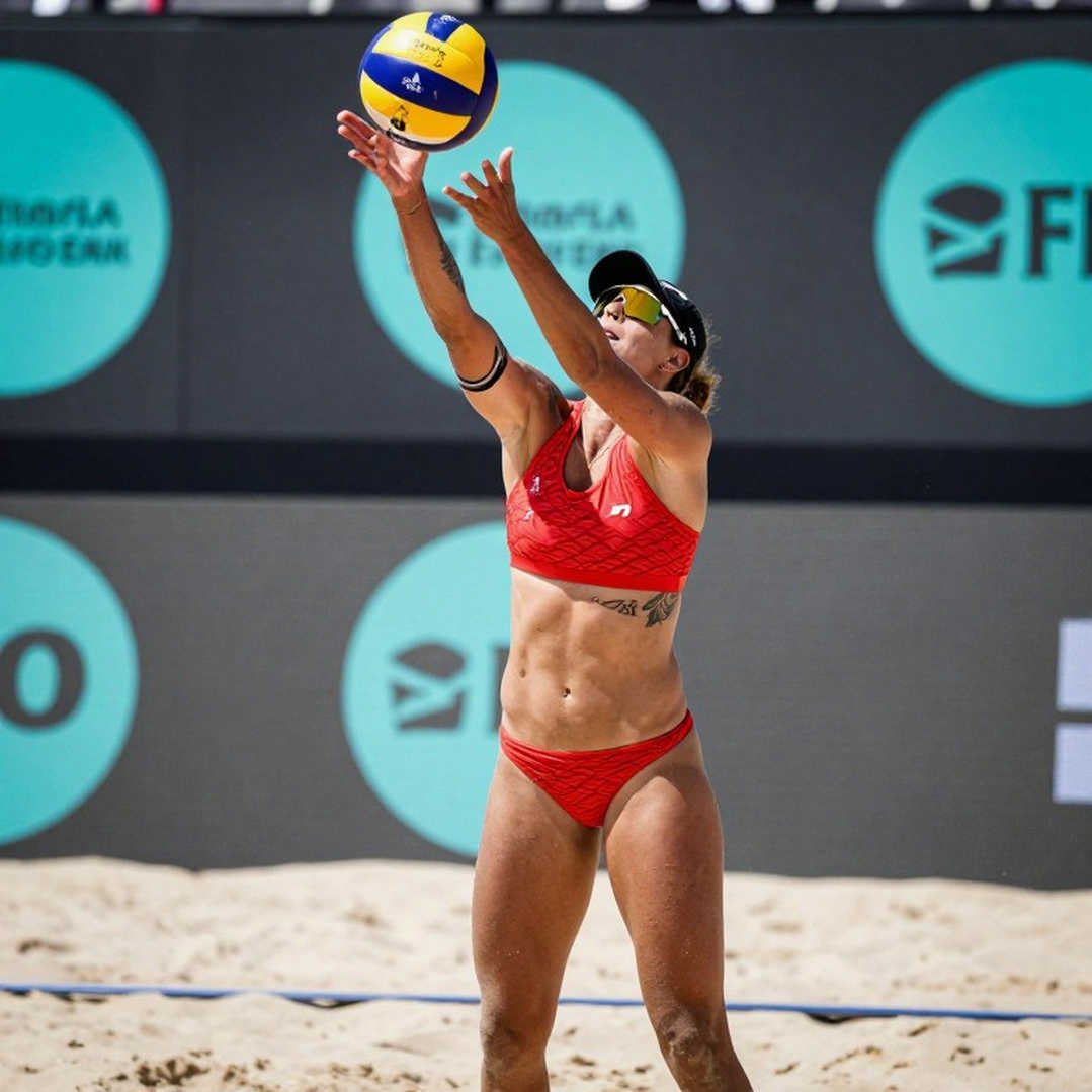 ফাঁকা ঘরের অর্থনীতি: ভলিবলের ডেটা-সংকট, পে-রোল লেজার আর ব্লকচেইনের অসমাপ্ত প্রতিশ্রুতি