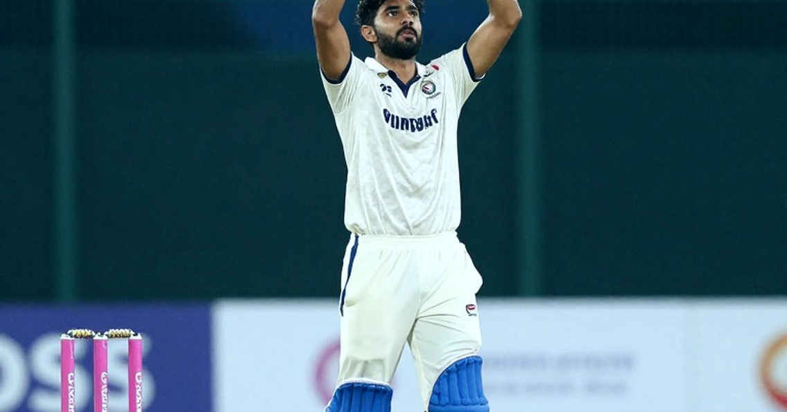 মুলতানের ১০৪ রান থেকে দুবাইয়ের ফাইনাল: এশিয়ার ক্রিকেটের যে খাতা কেউ মেলায় না